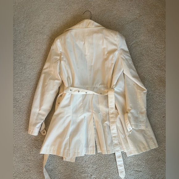 Via Spiga White Belted Trench Coat - Picture 9 of 9